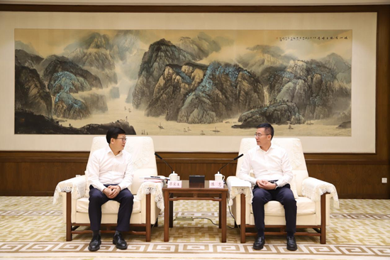 4b24ef9ab0f04bcd9fbdbd3062d29375